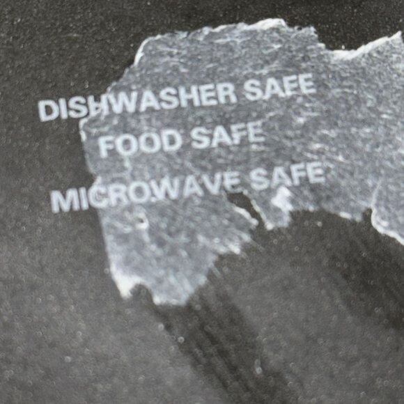 Black Ceramic Mug With Geometric Pattern - Picture 4 of 6